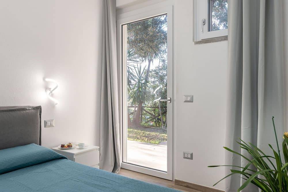 Beautiful private villa for 8 people with A/C, Wifi, Tv and patio in Castiglione della Pescaia, Grosseto Province