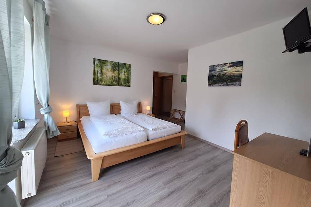 Doppelzimmer Dusche/Wc - Hotel | Restaurant | Forellenzucht in Burg Eltz, Macken