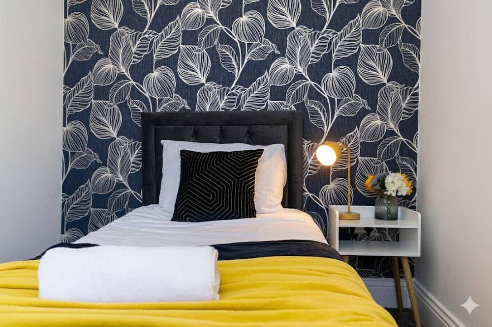 Newly Renovated 3Br House near hospital & uni in Sunderland