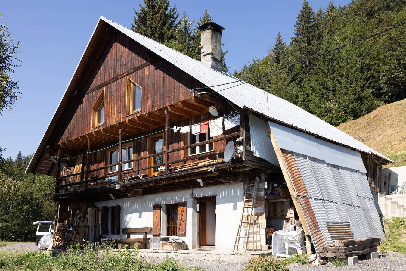 Holiday Home "Chalet d'Alpage Authentique" with Wi-Fi in Queige, Albertville region