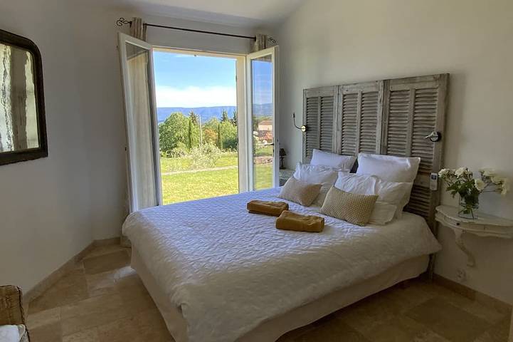 Location de vacances pour 12 personnes, avec jardin, animaux acceptés à Joucas - 4