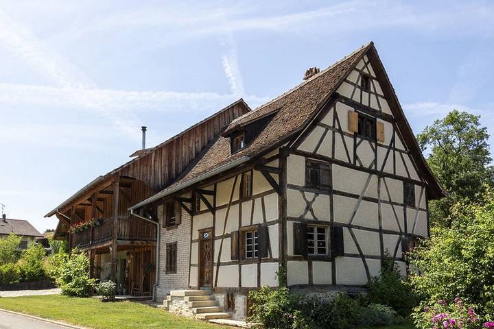 Gîte pour 15 personnes, avec terrasse et jardin, animaux acceptés