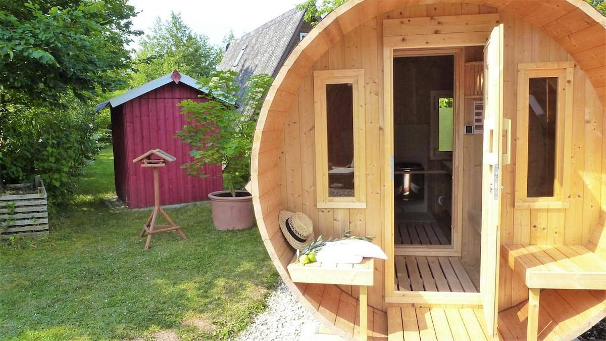 Eichhörnchen-In der Natur Zuhause-Ferienhaus mit Fass Sauna im Garten und moderner Klimaanlage in Gossersweiler-Stein, Trifelsland