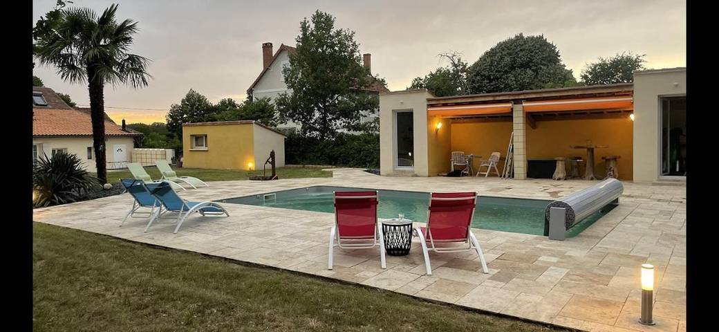 Location de vacances pour 6 personnes, avec Terrasse et Piscine à Trémolat