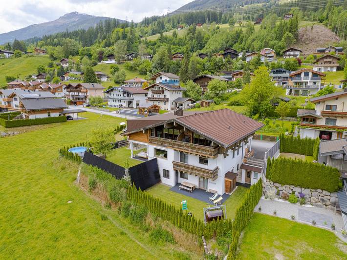 Ferienwohnung für 10 Personen, mit Balkon/Terrasse und Balkon sowie Terrasse und Garten in den Kitzbüheler Alpen - 2