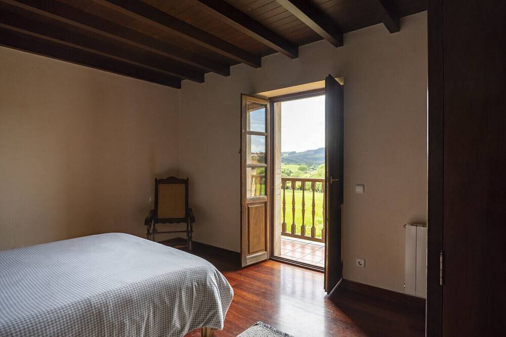 Beautiful and cozy apartment close to city center with a living room and bed room in Bareyo, Cantabrian Coast