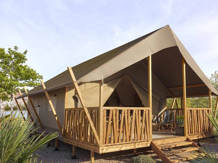 Camping pour 6 personnes, avec bassin pour enfant dans L'Aubrac - 2