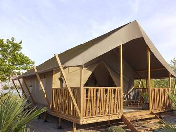 Camping pour 6 Personnes dans Chaudes-Aigues, L'Aubrac, Photo 1