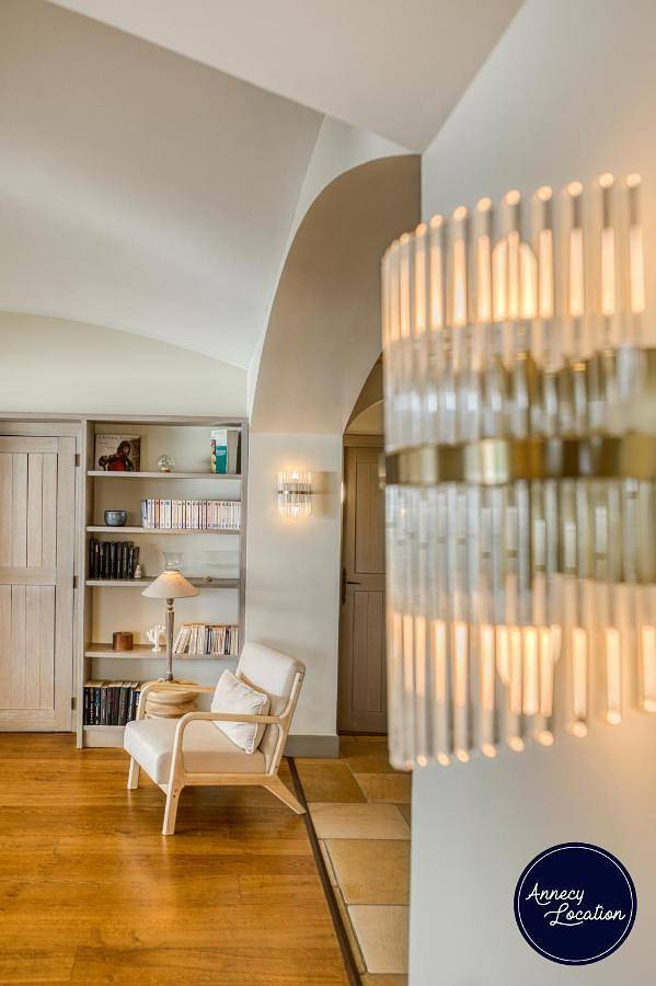 Villa pour 10 personnes, avec vue sur le lac ainsi que piscine et balcon à Veyrier-du-Lac - 4