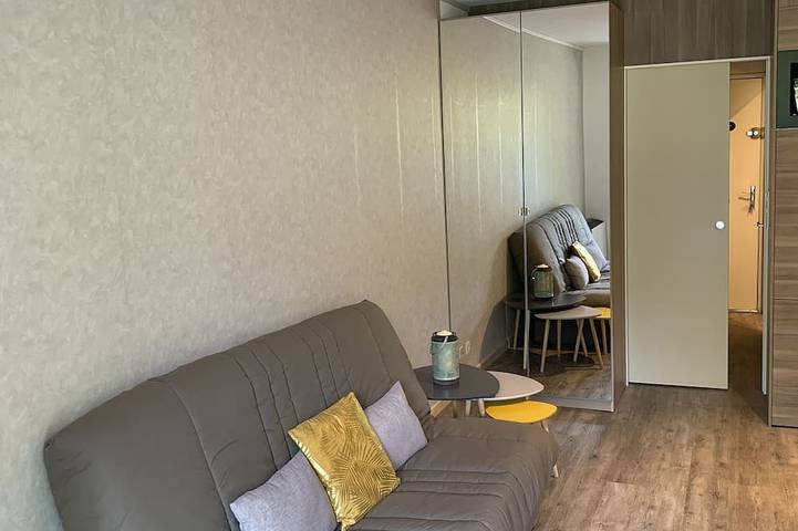 Ganze Wohnung, Large studio 4/6 people south facing balcony terrace garden in Barcelonnette, Espace Lumière