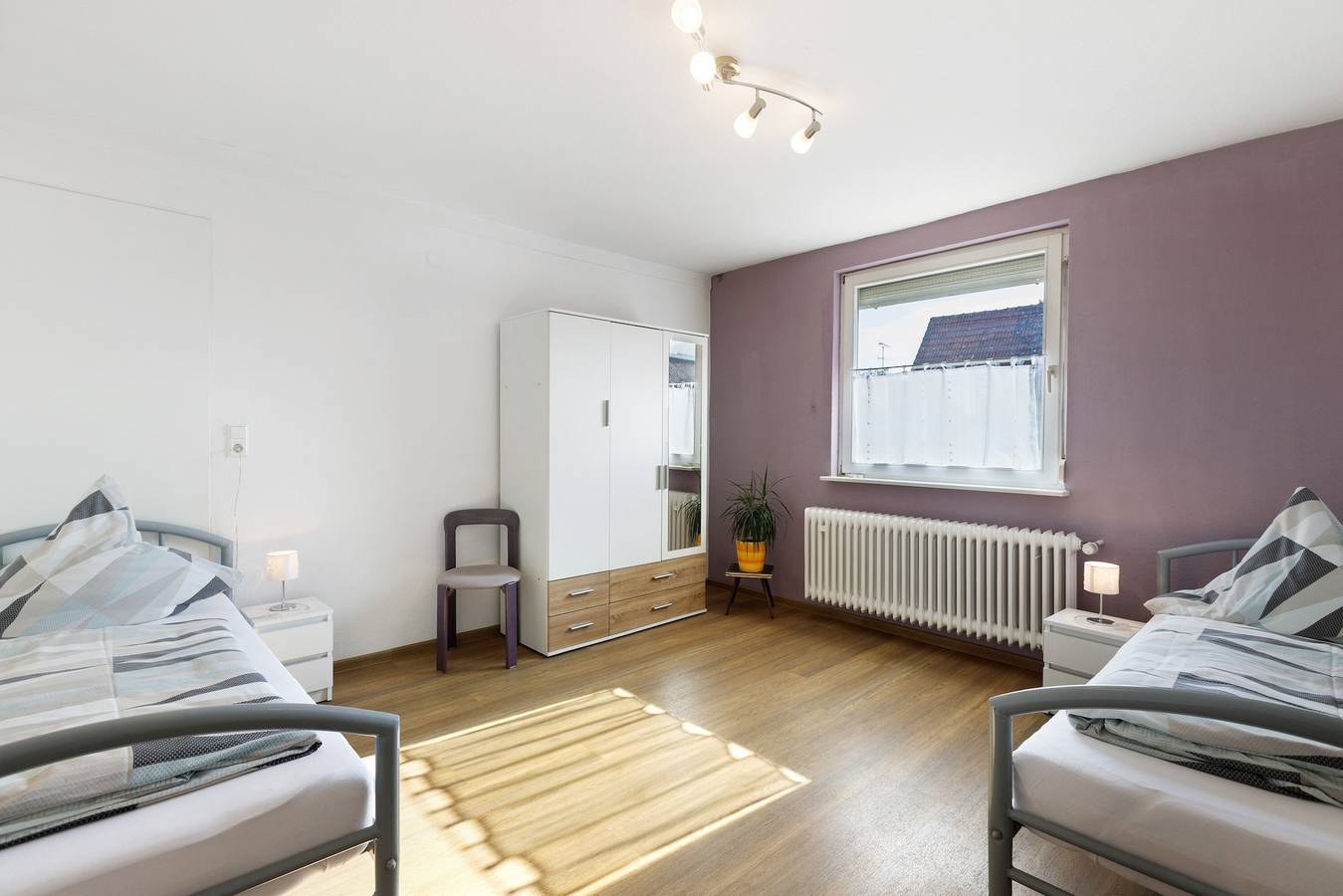 Ganze Wohnung, Ferienwohnung 'Hewenpanorama 4' mit Bergblick, Gemeinschaftsterrasse und Wlan in Engen, Hegau