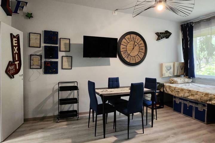 Ferienwohnung für 3 Personen, mit Pool und Balkon - 1
