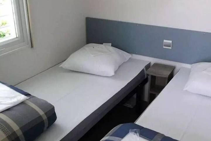 Camping pour 4 personnes, avec terrasse dans la Sarthe - 2