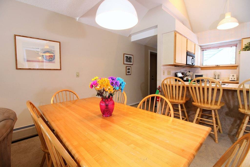 Ganze Wohnung, Nur einen Katzensprung vom Herzen von Killington entfernt, mit Spa & mehr vor Ort in Killington, Rutland County