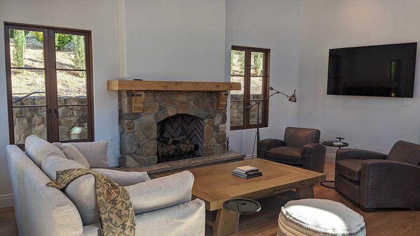 Vacation rental for 6 people, with terrace and yard as well as hot tub in San Mateo County