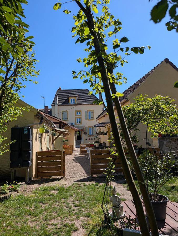 Gîte pour 5 personnes, avec jardin à Diou - 2