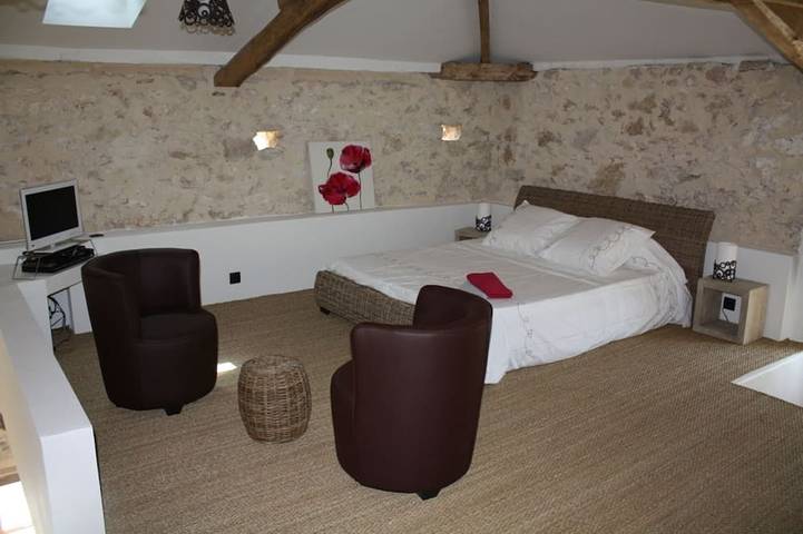 Gîte pour 2 personnes, avec piscine et jardin à Roquecor - 2