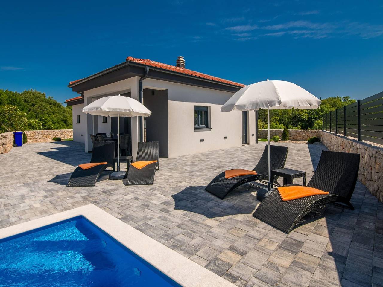 "Villa Enie" mit eigenem Pool in Garica, Krk