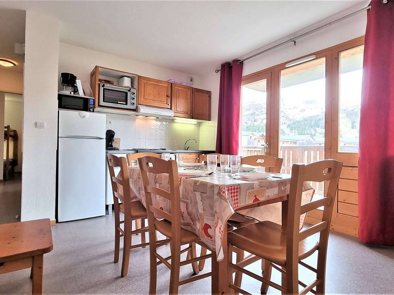 Appartement entier, Appartement 8 pers avec balcon, proche commerces et pistes, casier à ski in Saint-Étienne-en-Dévoluy, Le Dévoluy