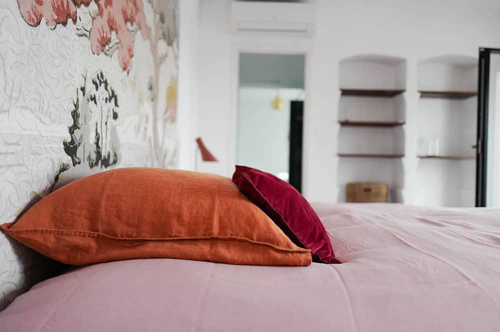 Sunday to Sunday (in july august):  luxury villa, big pool, sleeps 10, top views in Le Beausset, Toulon region