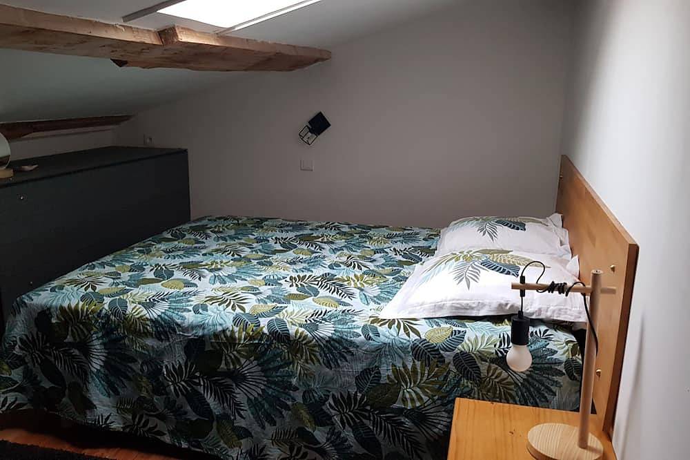 Apartamento entero, Air-conditioned studio with private pool access in Usclas-d'Hérault, Region de Béziers
