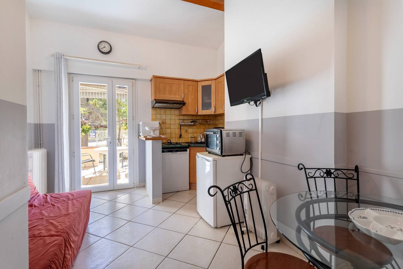 Maison de vacances 'Gite 3 Entre 2 Et 4 Personne' avec vue montagne, piscine partagée in Reynès, Région de Céret