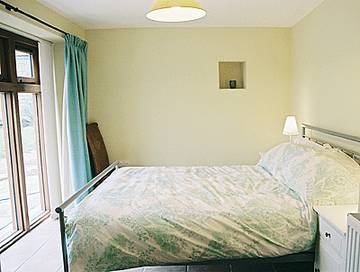 Vacation Rental for 4 Guests in Westbury-sub-Mendip, Somerset, Picture 3