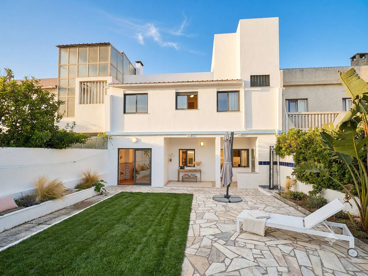 Ferienhaus 'Atlantic Garden Caparica' mit Meerblick, privater Terrasse und Wlan in Halbinsel von Setúbal