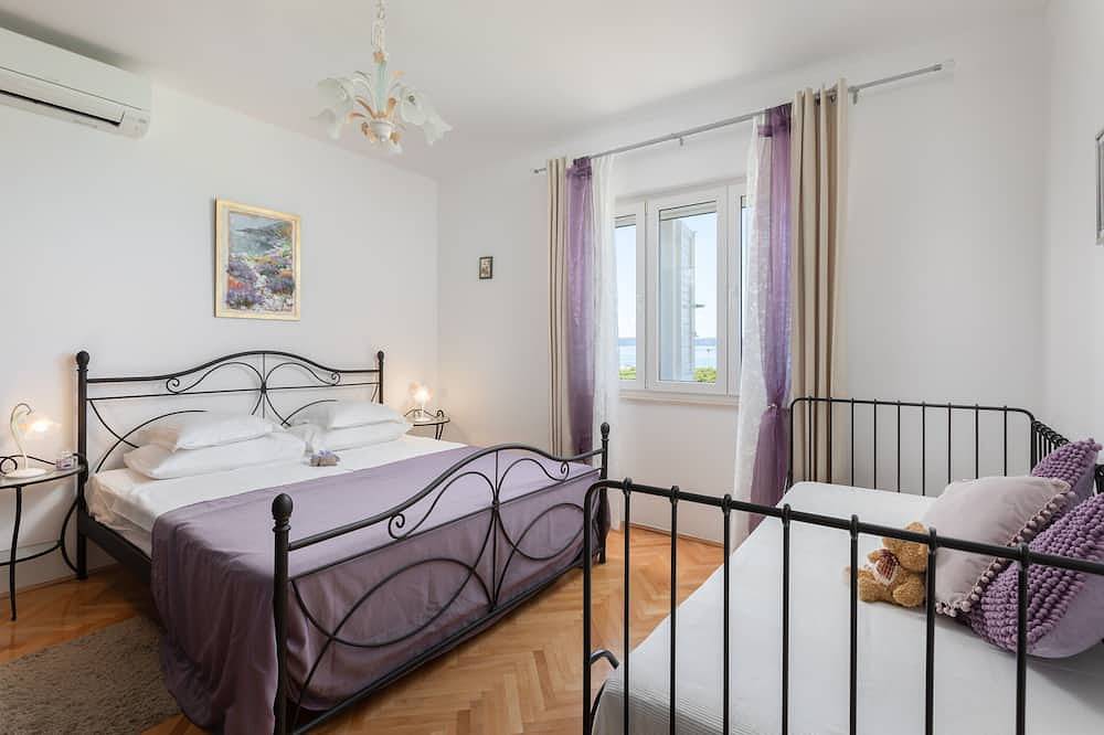 Peaceful Niza Villa, Cerca de la playa, piscina privada, vistas al mar, Para toda la familia in Podgora, Rivera de Makarska