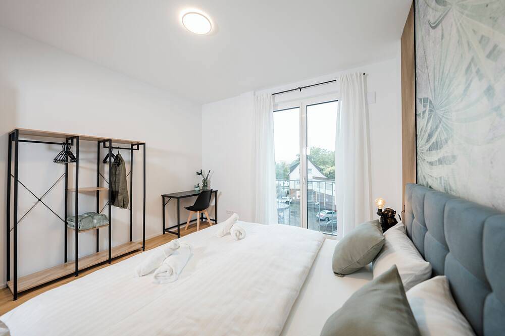 Ganze Wohnung, Böblingen02, Zentrum, Stellplatz, Daimler in Böblingen, Stuttgart Region