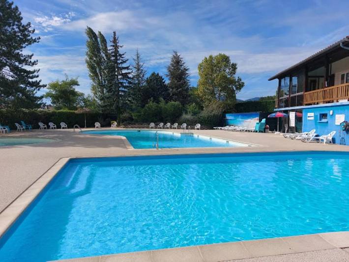 Location de vacances pour 6 personnes, avec jardin et vue ainsi que piscine et bassin pour enfant à Condrieu - 4