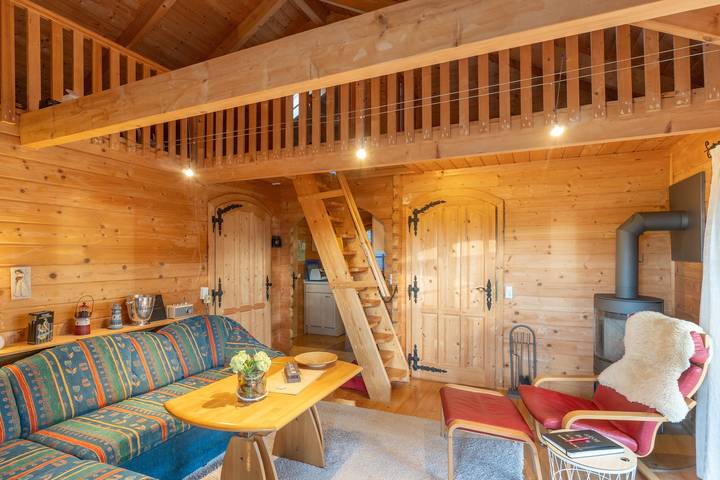 Holiday Home 'Haus Sonnenschein' with Private Terrace, Private Garden and Wi-Fi in Walchum, Landkreis Emsland