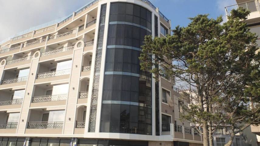Apartament wakacyjny dla 6 osób, z ogród i basen dla dzieci oraz basen w Pomorie