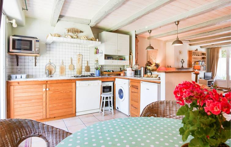 Gemütliche 75qm Wohnung mit TV, Parkplatz, Garten - 1000m vom Strand in Saint-Martin-de-Ré, Ile de Re