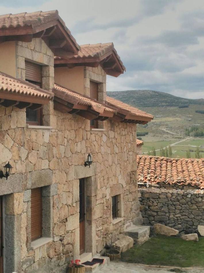 Casa rural para 7 personas, con Balcón y Terraza además de Jardín y Vistas en Navacepedilla de Corneja - 2