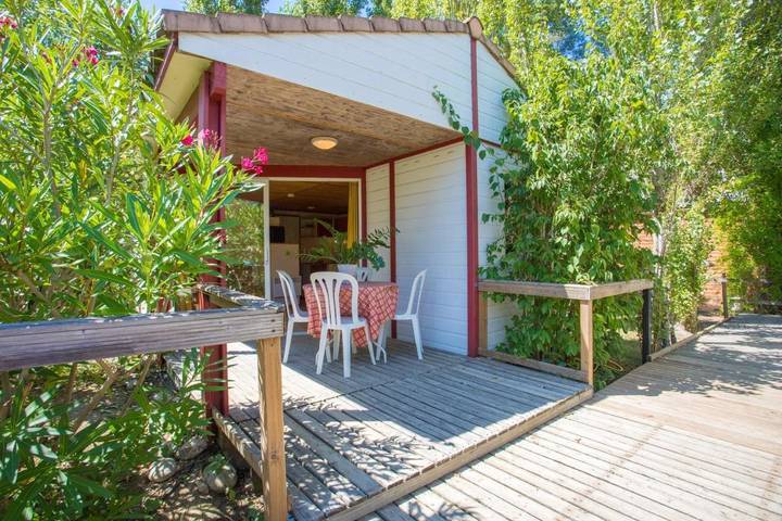 Appart’hôtel pour 4 personnes, avec Terrasse ainsi que Jardin et Piscine