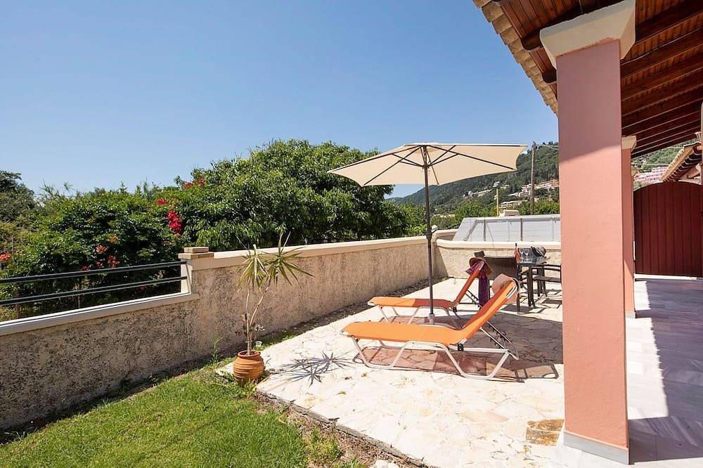 Delightful 2-bedroom cottage just minutes from the beach in Agios Gordios, Korfu