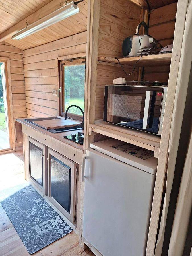 Chalet pour 3 personnes, avec piscine ainsi que jardin et vue dans l' Isère - 3