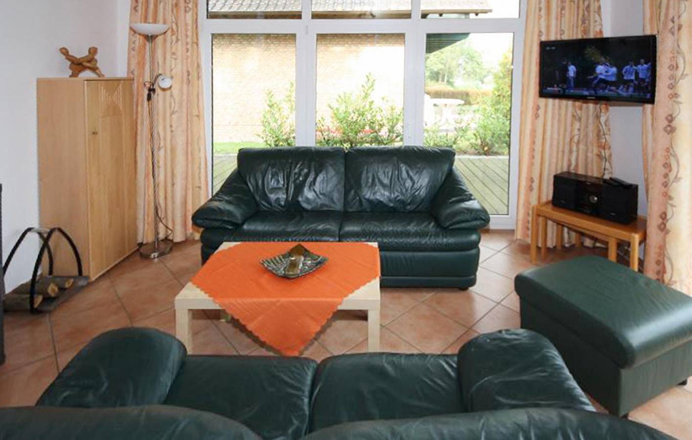 Appartement am Strand mit WiFi, Parkplatz und Terrasse in Röbel, Müritz