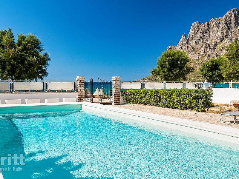 Tritt — Charming vacation home with swimming pool for 6 people in Cornino near the sea in Custonaci, Provincia de Trapani