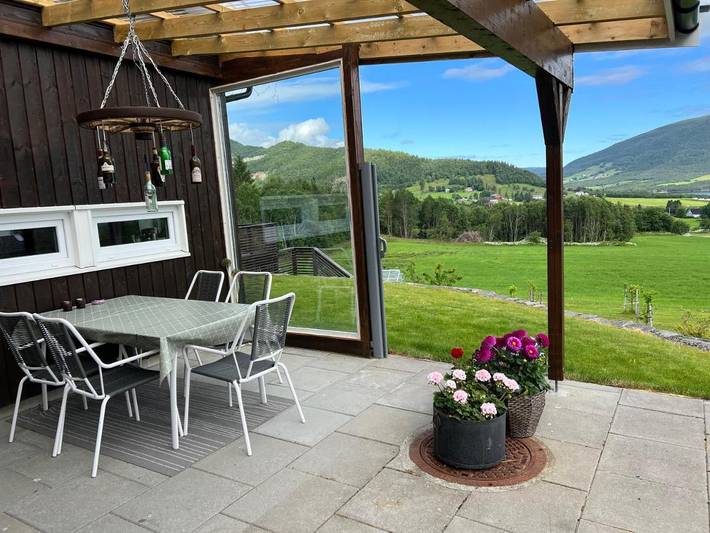 Ferienwohnung für 3 Personen, mit Terrasse und Garten sowie Seeblick und Ausblick in Eide - 2