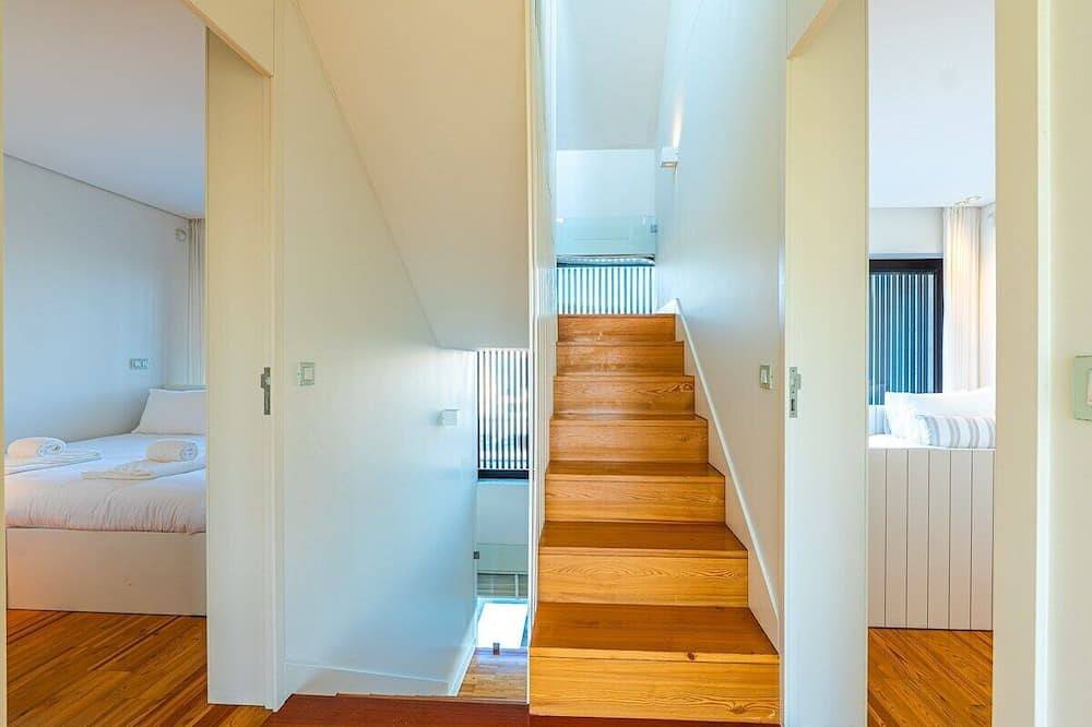 Apartamento inteiro, Moledo Front Beach w/Sunset Views and Pool in Moledo, Distrito de Viana do Castelo