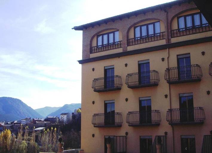 Hotel para 10 personas, con terraza y jardín - 1