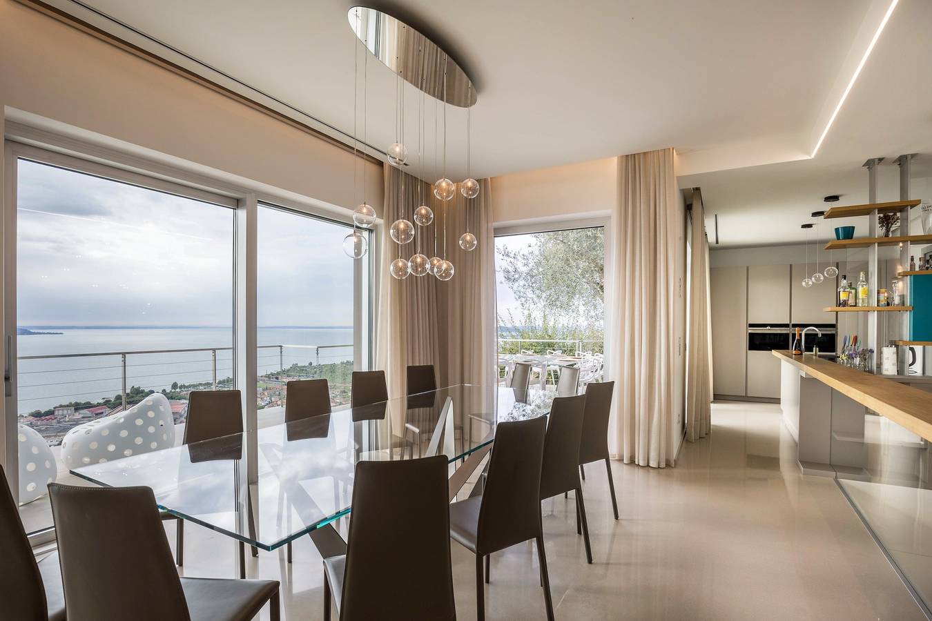 Esclusiva Villa Agave con Vista Lago e Montagna, Piscina, Whirlpool e Sauna in Maderno, Toscolano-Maderno