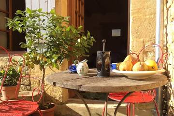 Gîte pour 2 personnes, avec jardin et terrasse à Daglan