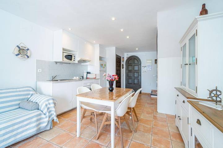 Casa rural para 4 personas, con vistas además de vistas al lago y terraza en Castellón de Ampurias - 3