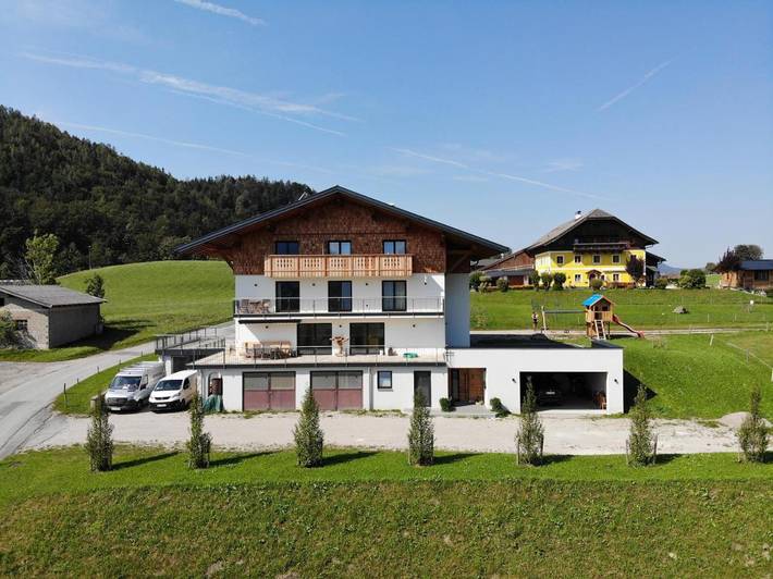 Ferienwohnung für 4 Personen, mit Balkon und Terrasse sowie Ausblick in Faistenau