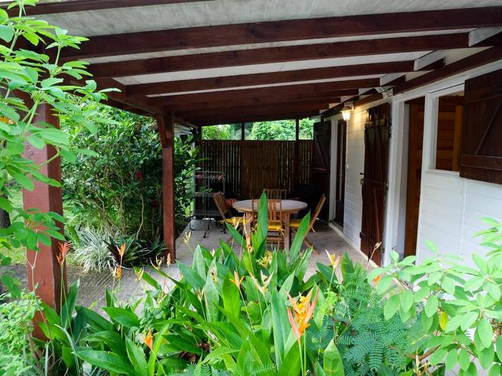 Gîte pour 2 personnes, avec vue ainsi que terrasse et jardin, animaux acceptés à Gourbeyre - 2