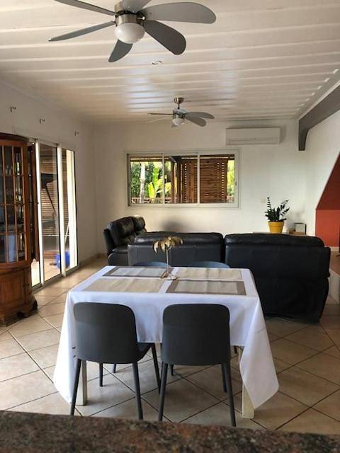 Maison d’hôte pour 9 personnes, avec piscine ainsi que jardin et jacuzzi sur l' Île de la Réunion - 3