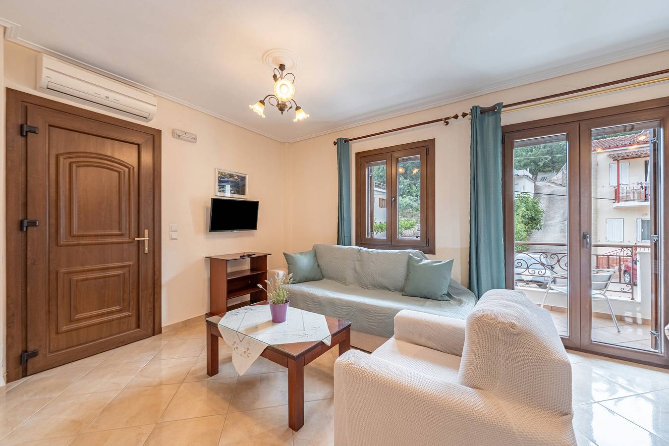 Appartamento intero, Appartamento 'Con Balcone' con balcone, Wi-Fi e aria condizionata in Syvota, Thesprotia e dintorni